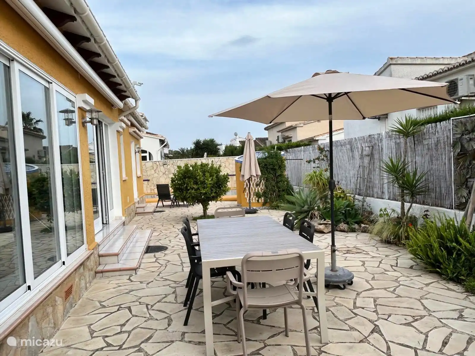 Terras tweede hoek